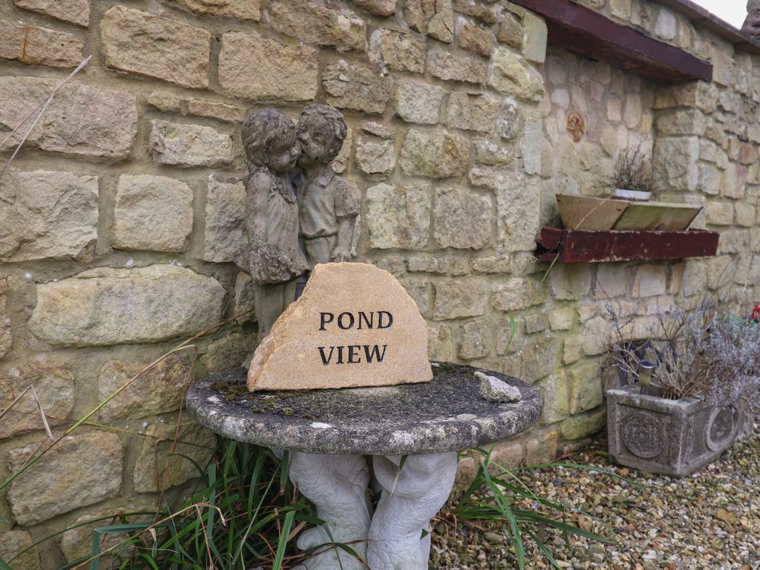 Pond View at Yeabridge Farm