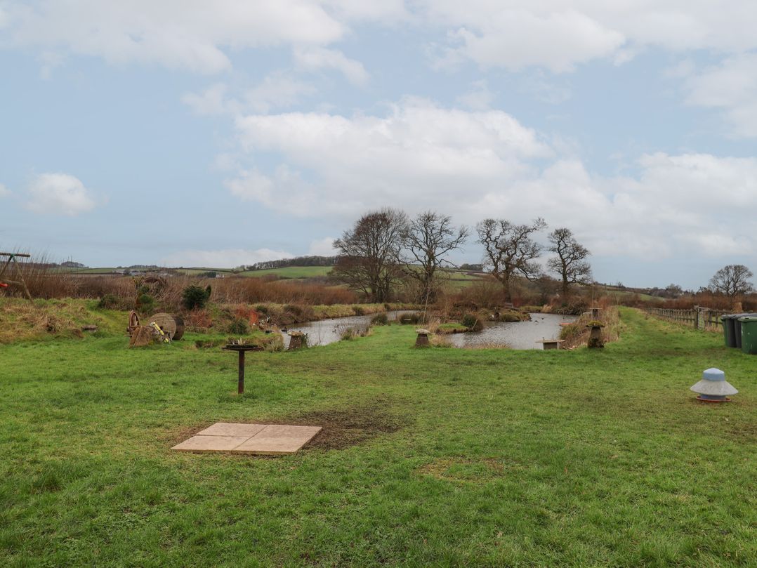 Pond View at Yeabridge Farm