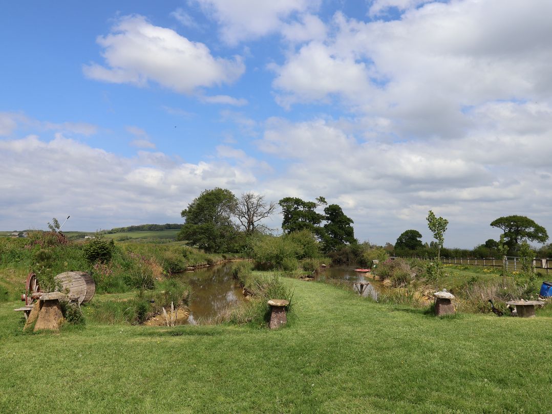 Pond View at Yeabridge Farm