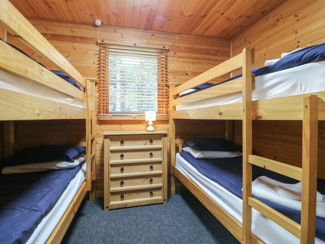 Oak Lodge