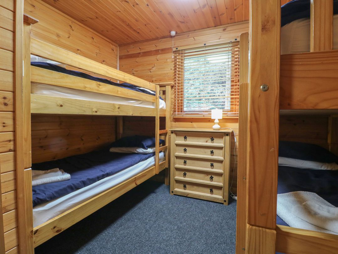 Oak Lodge