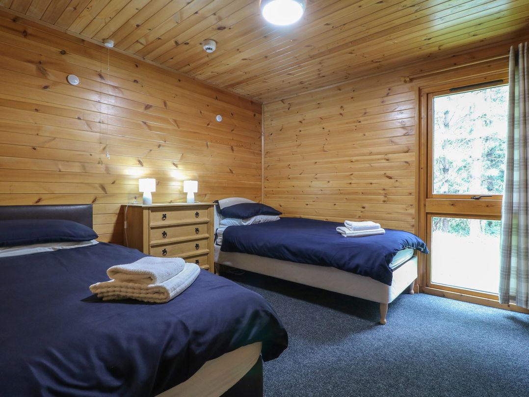 Oak Lodge