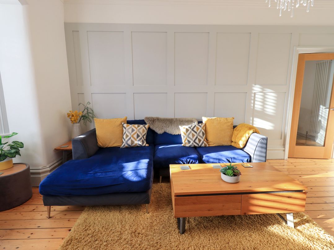 Clifton Drive Apartment