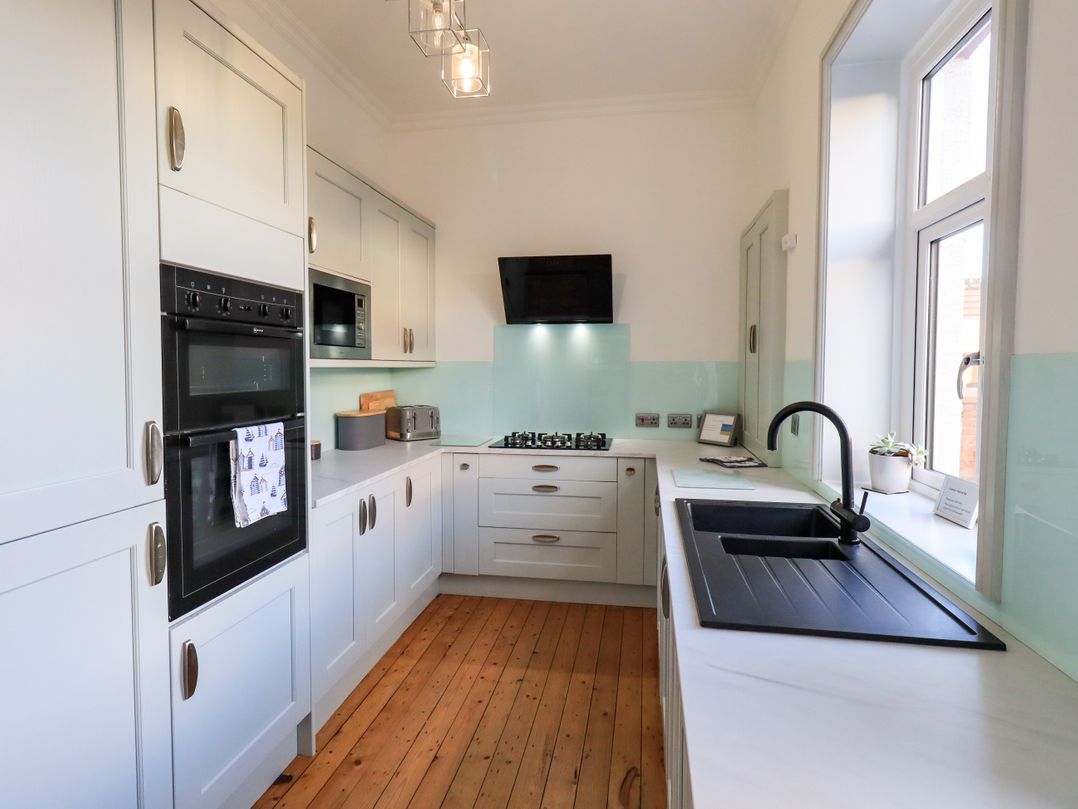 Clifton Drive Apartment