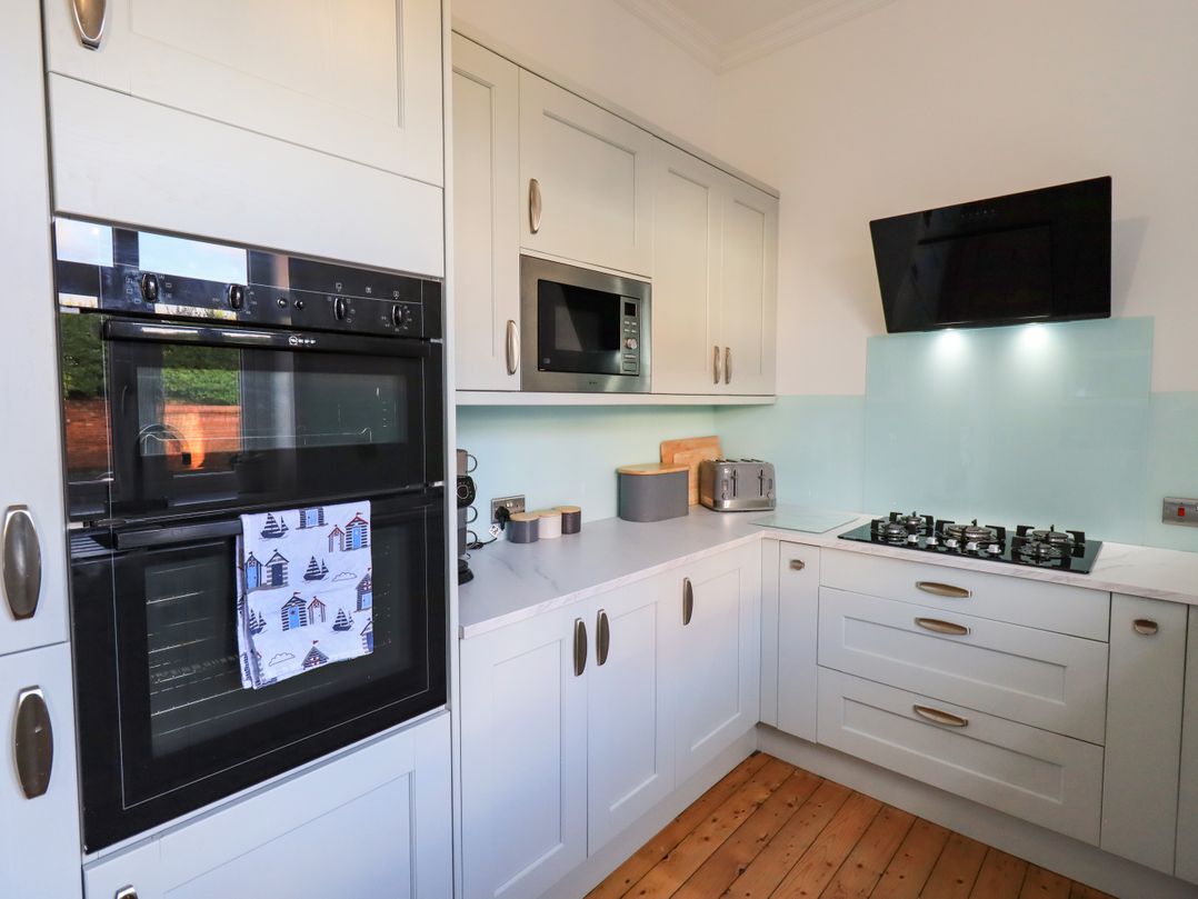 Clifton Drive Apartment