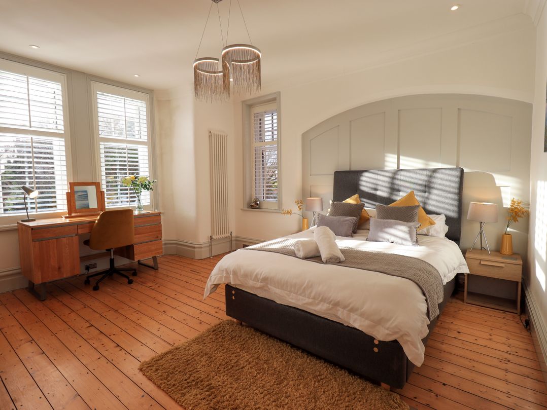 Clifton Drive Apartment