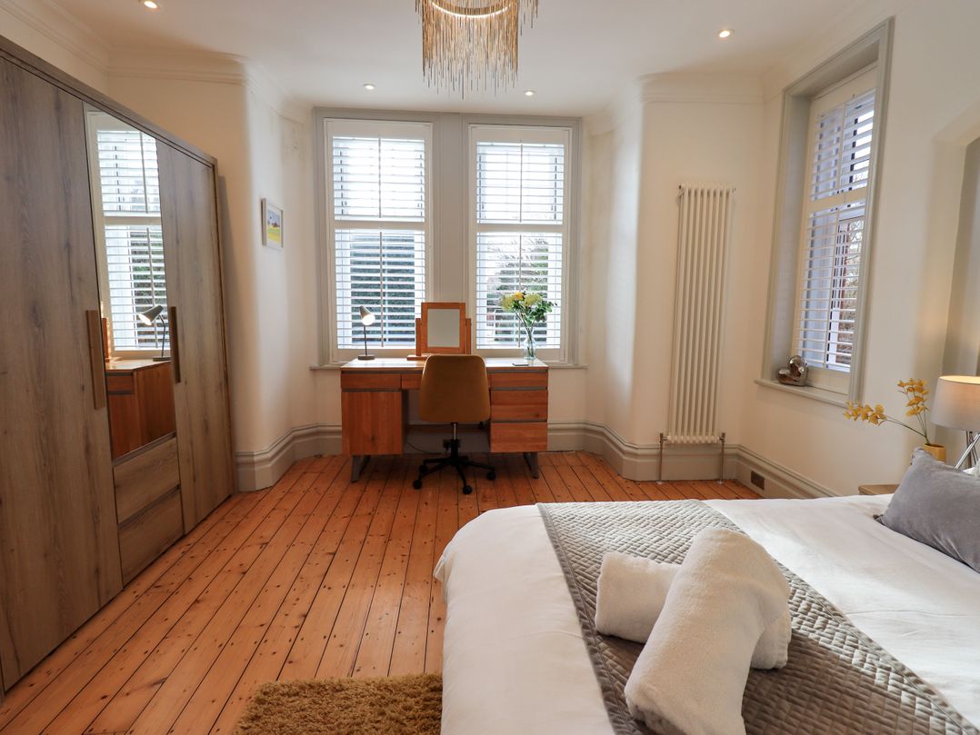 Clifton Drive Apartment