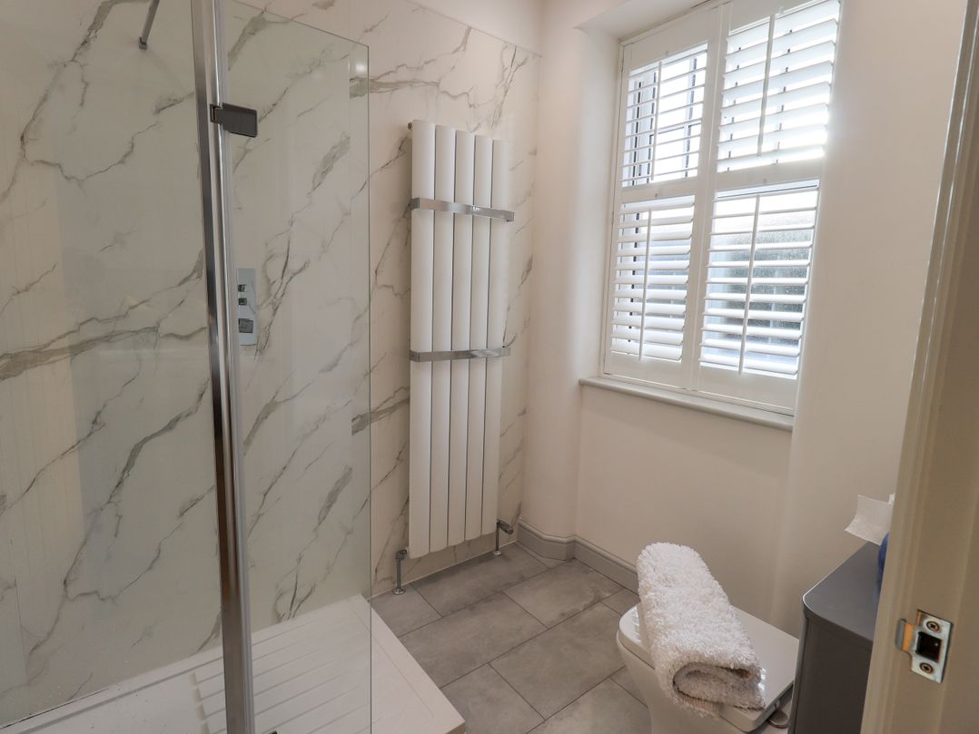 Clifton Drive Apartment