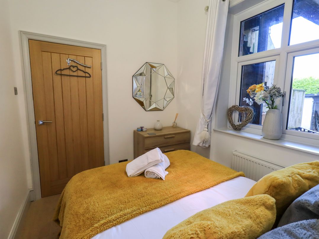 Clifton Drive Apartment