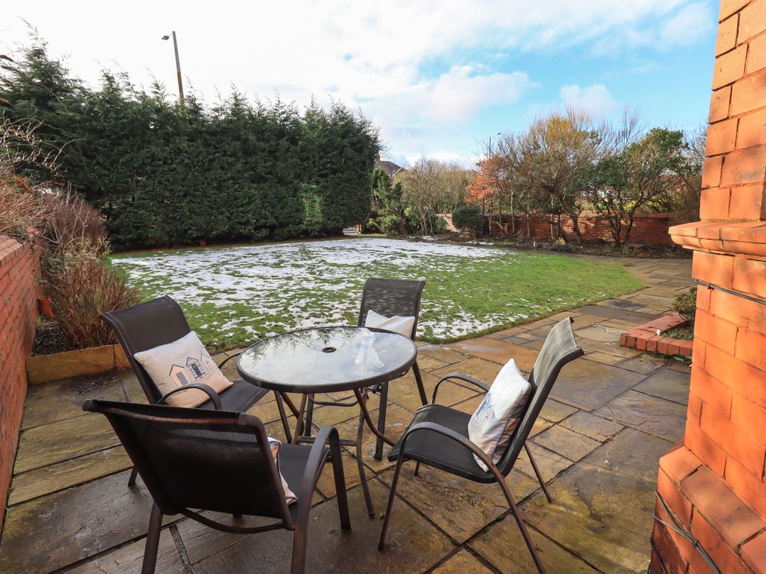 Clifton Drive Apartment