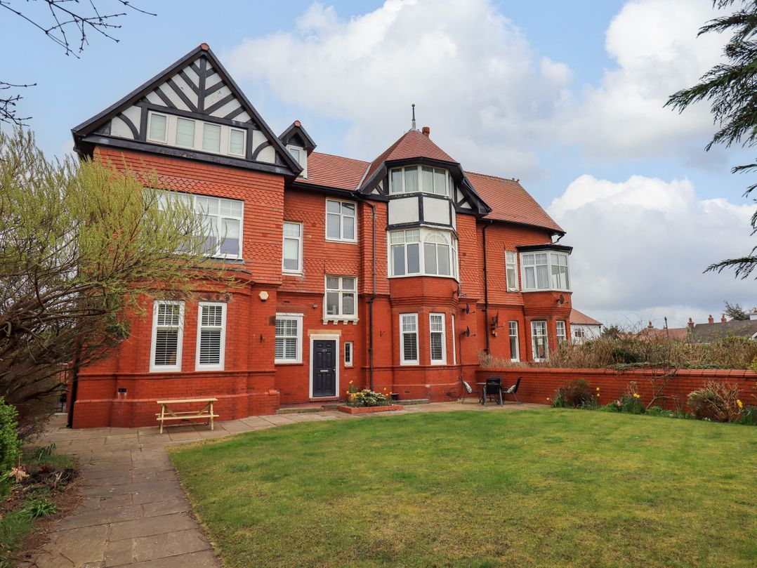 Clifton Drive Apartment
