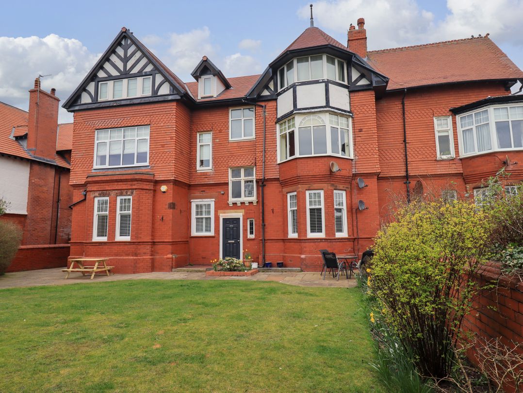 Clifton Drive Apartment