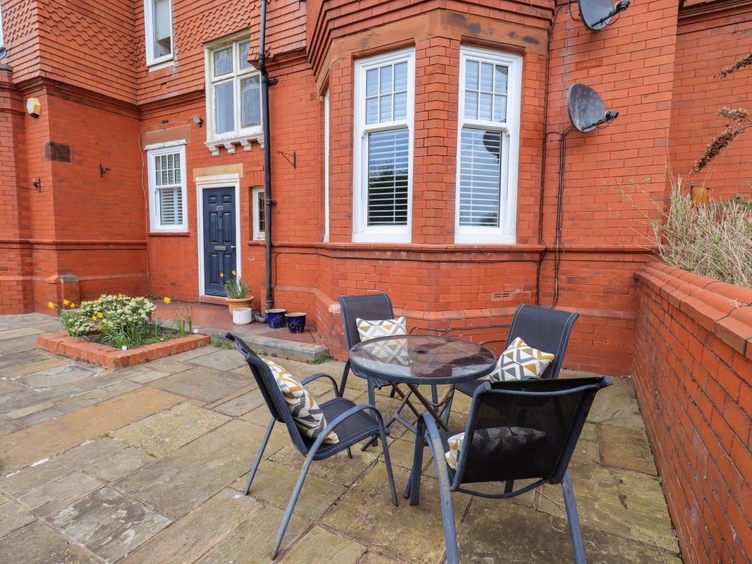 Clifton Drive Apartment