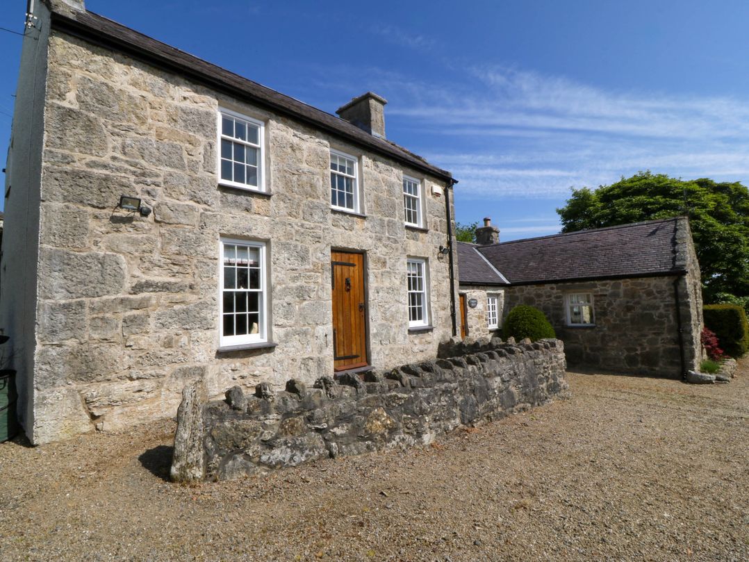 Tyddyn Iolyn