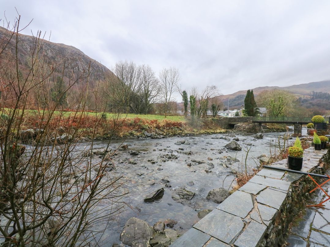 Si-Yr-Afon