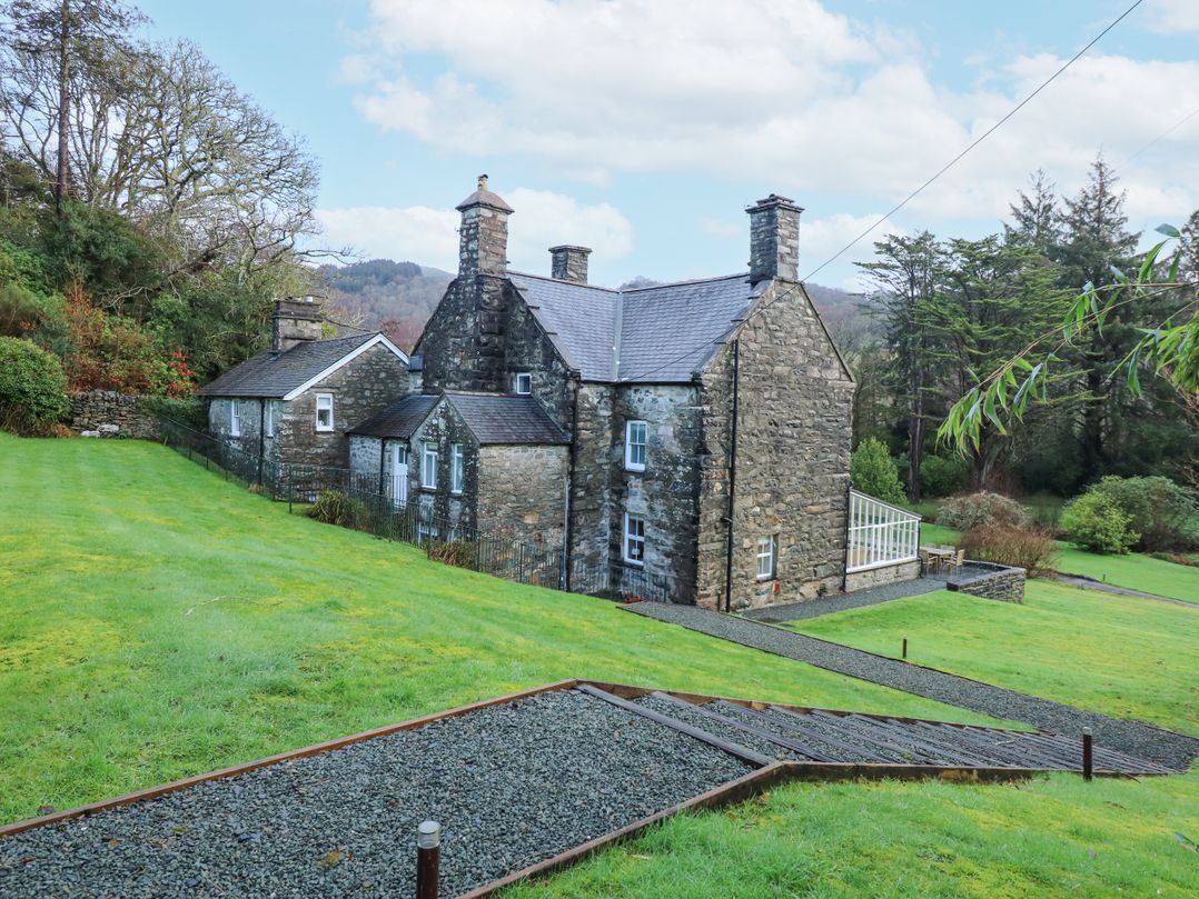 Tan Llan