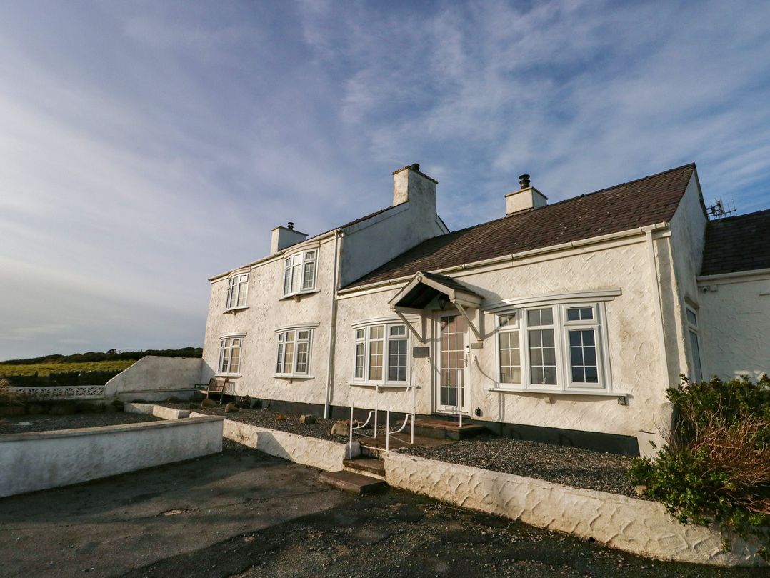 Fferm Porthdafarch South Farm House