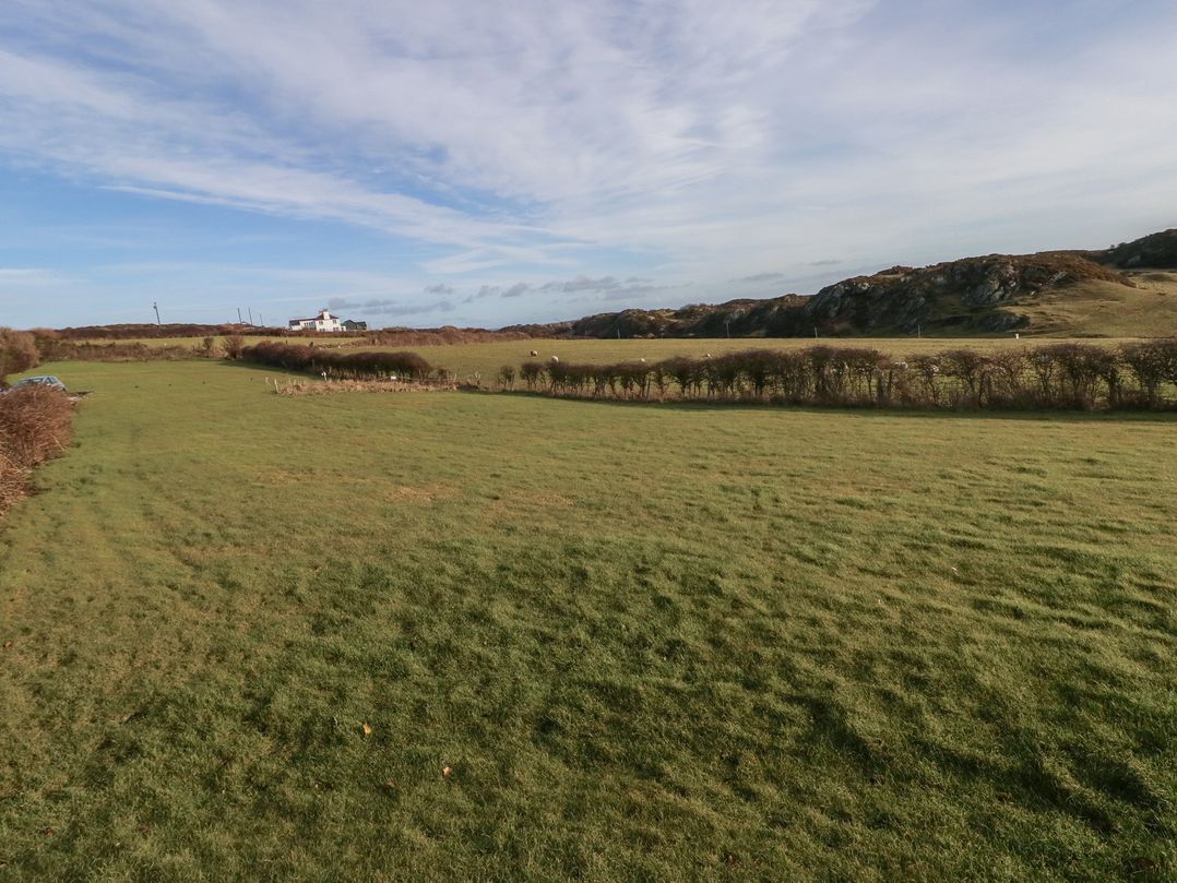 Fferm Porthdafarch South Farm House