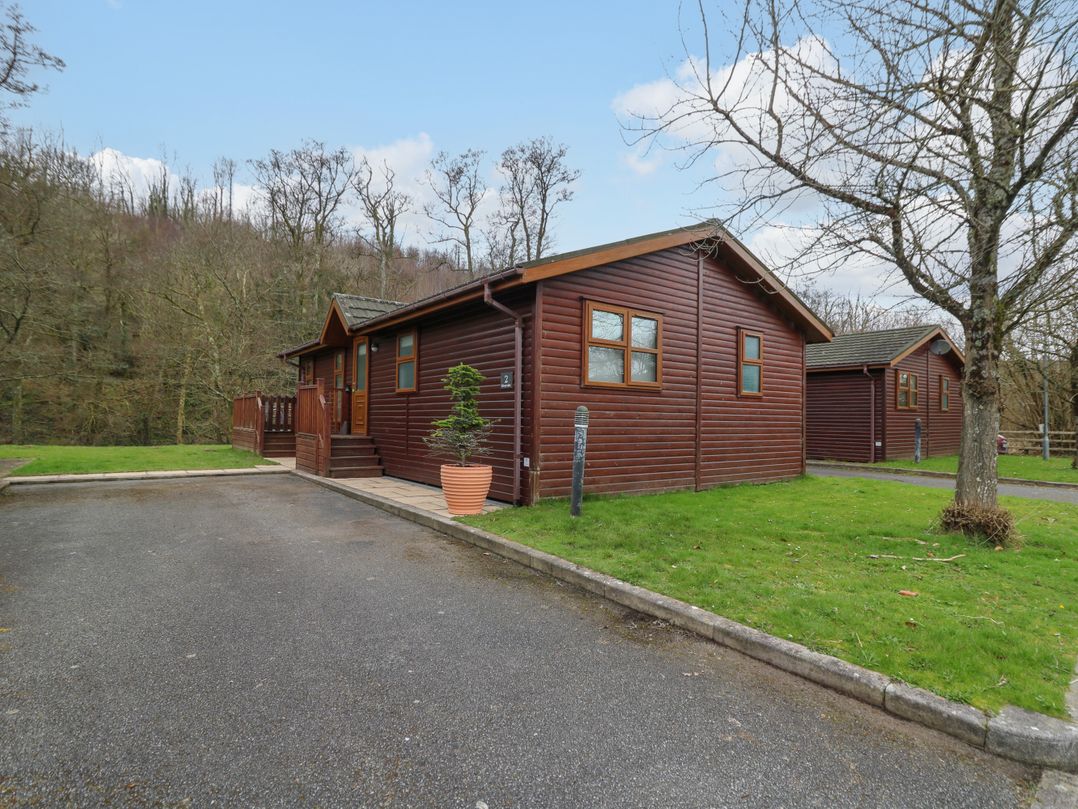 2 Riverside Lodge
