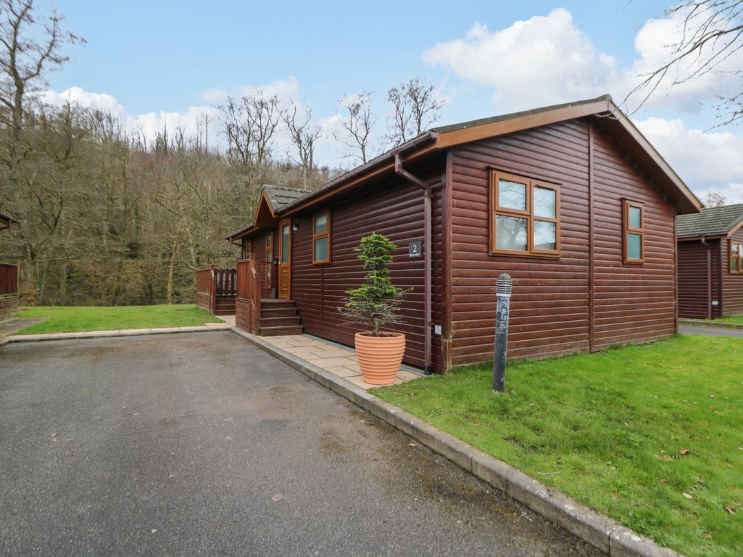 2 Riverside Lodge