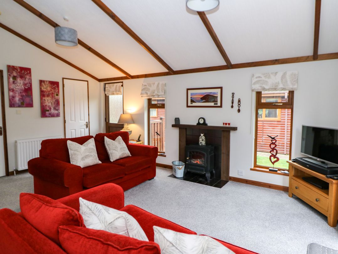 2 Riverside Lodge
