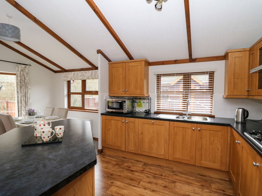 2 Riverside Lodge