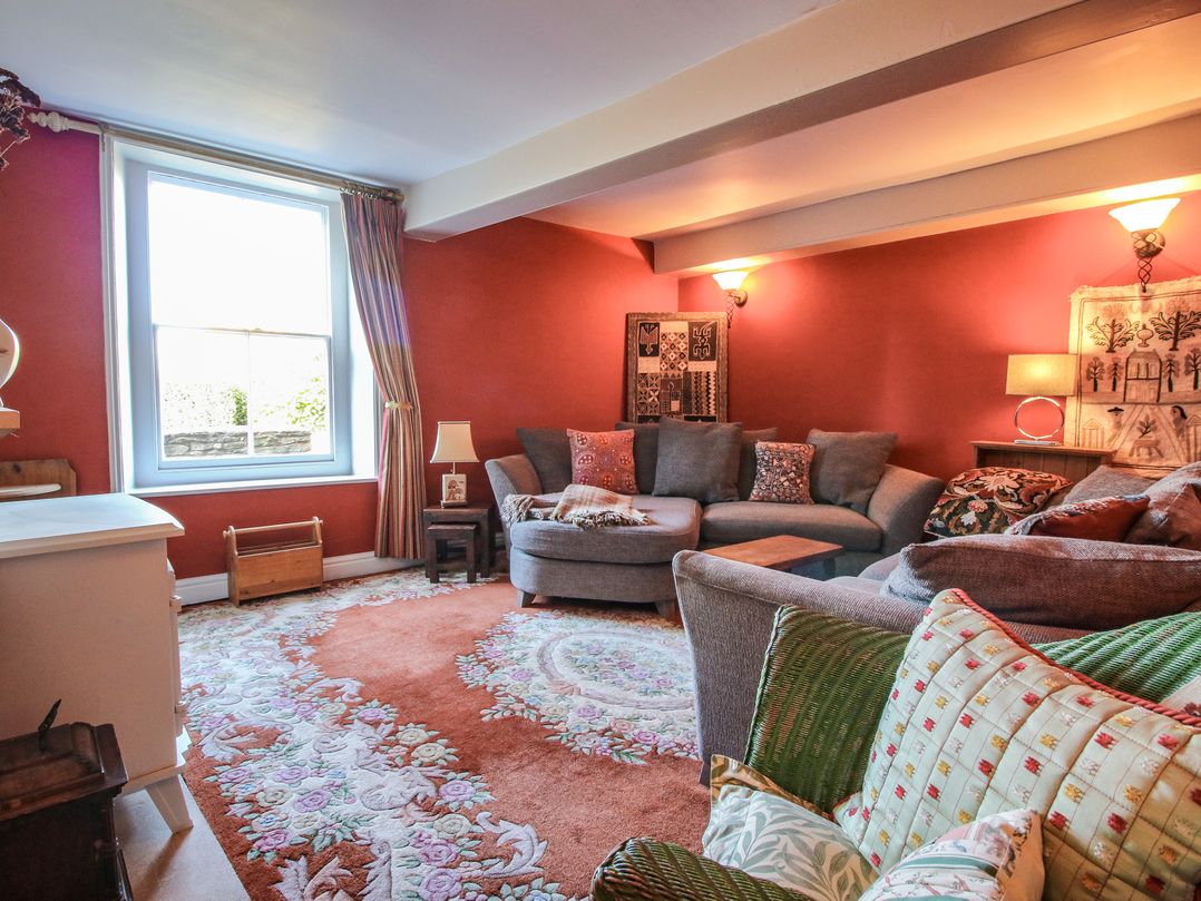 10 Upper Linney