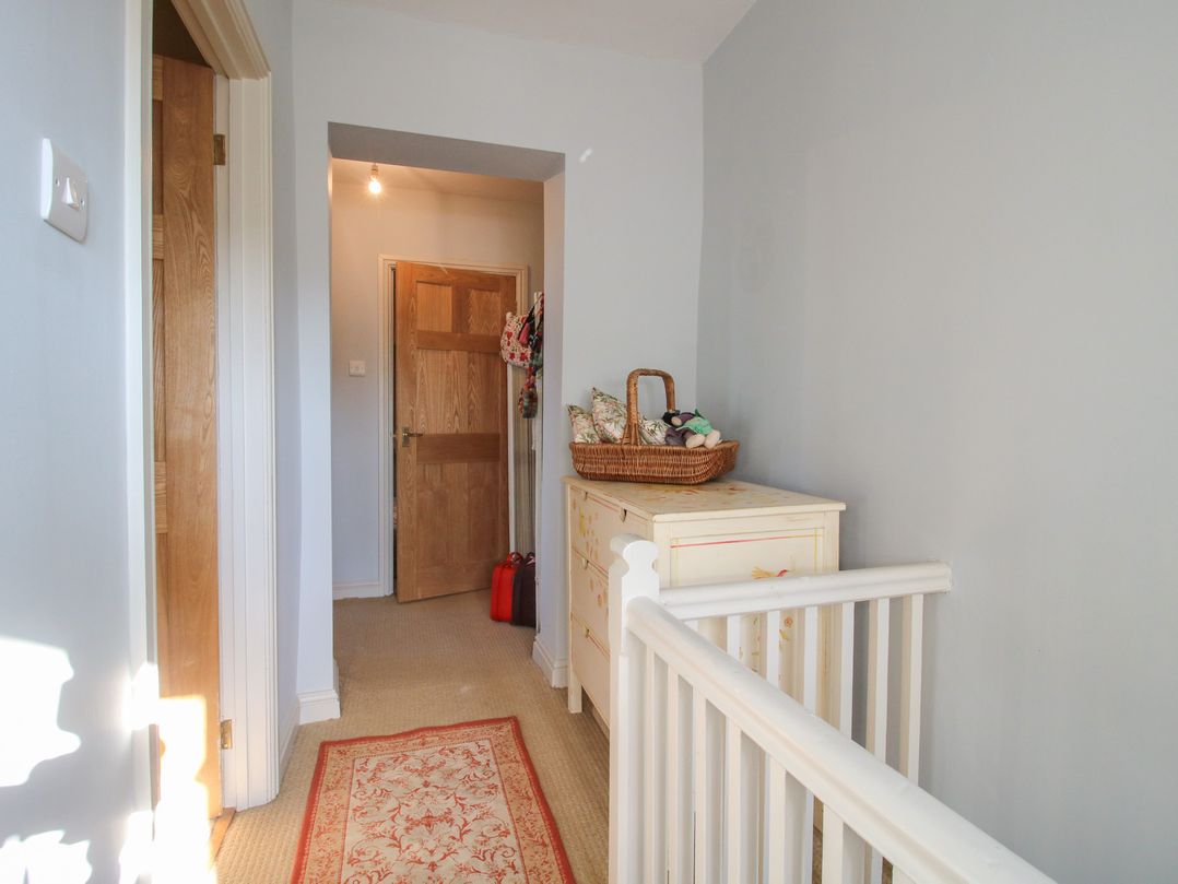 10 Upper Linney