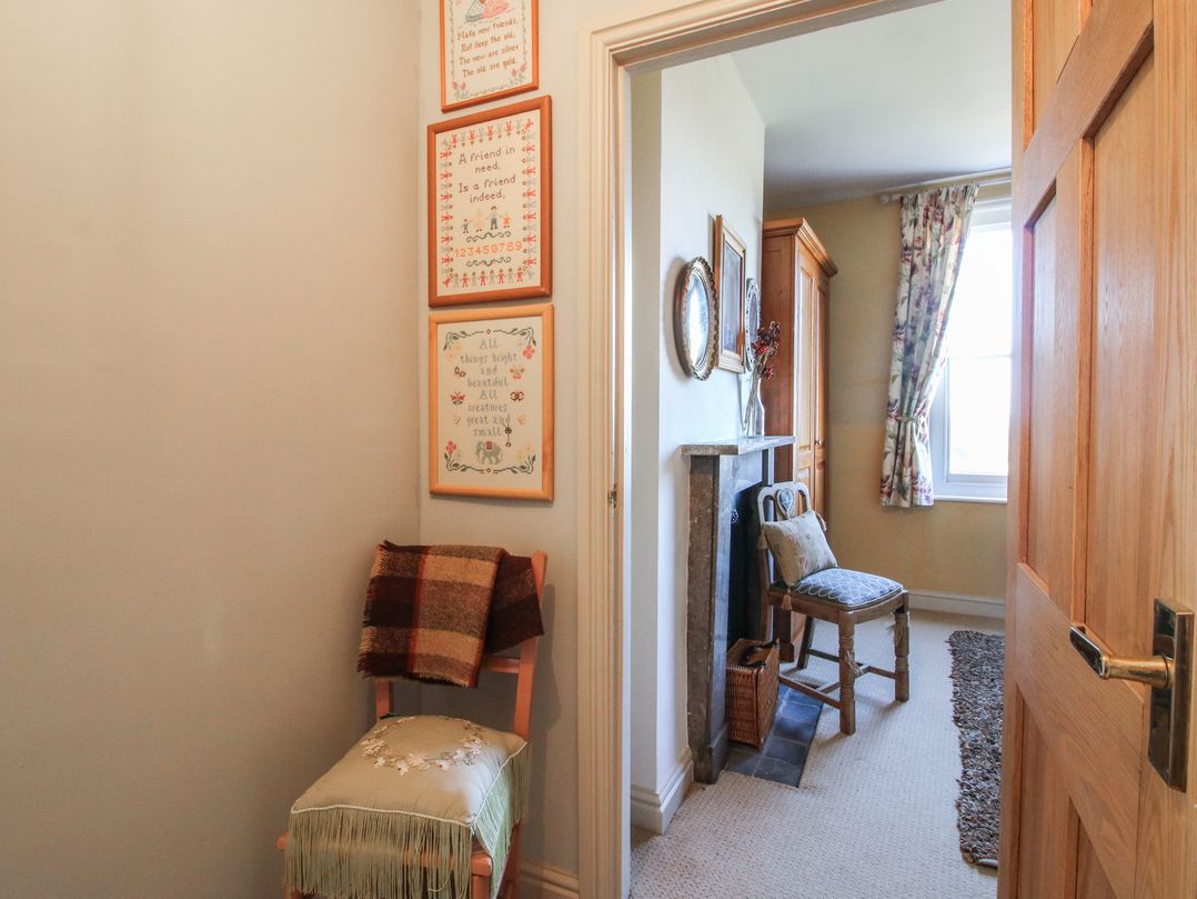 10 Upper Linney