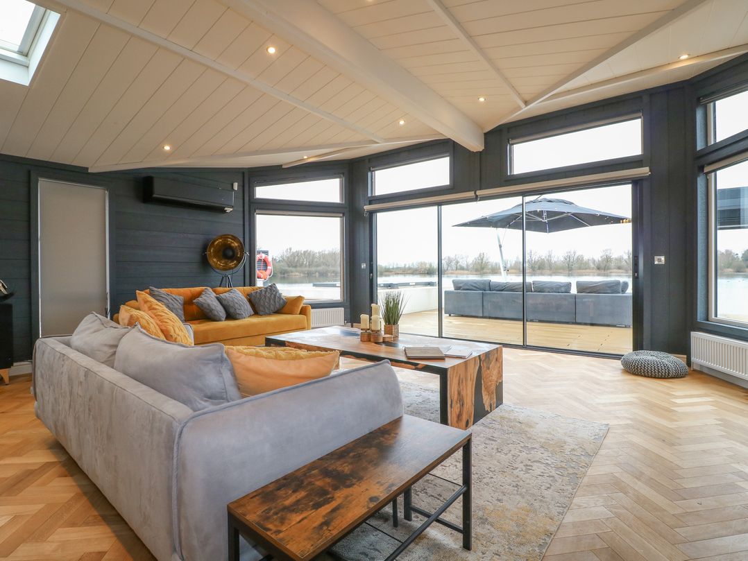 Tranquil Cove Spa Lodge