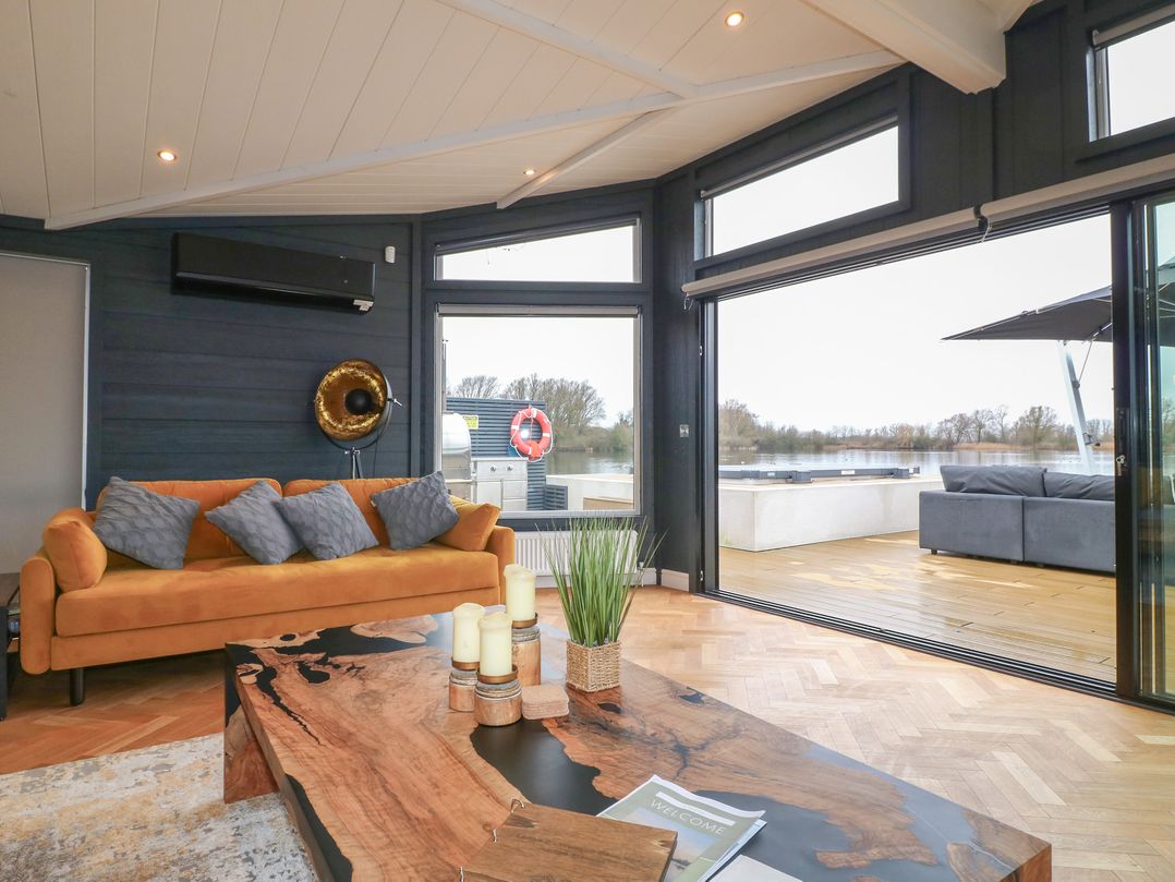 Tranquil Cove Spa Lodge