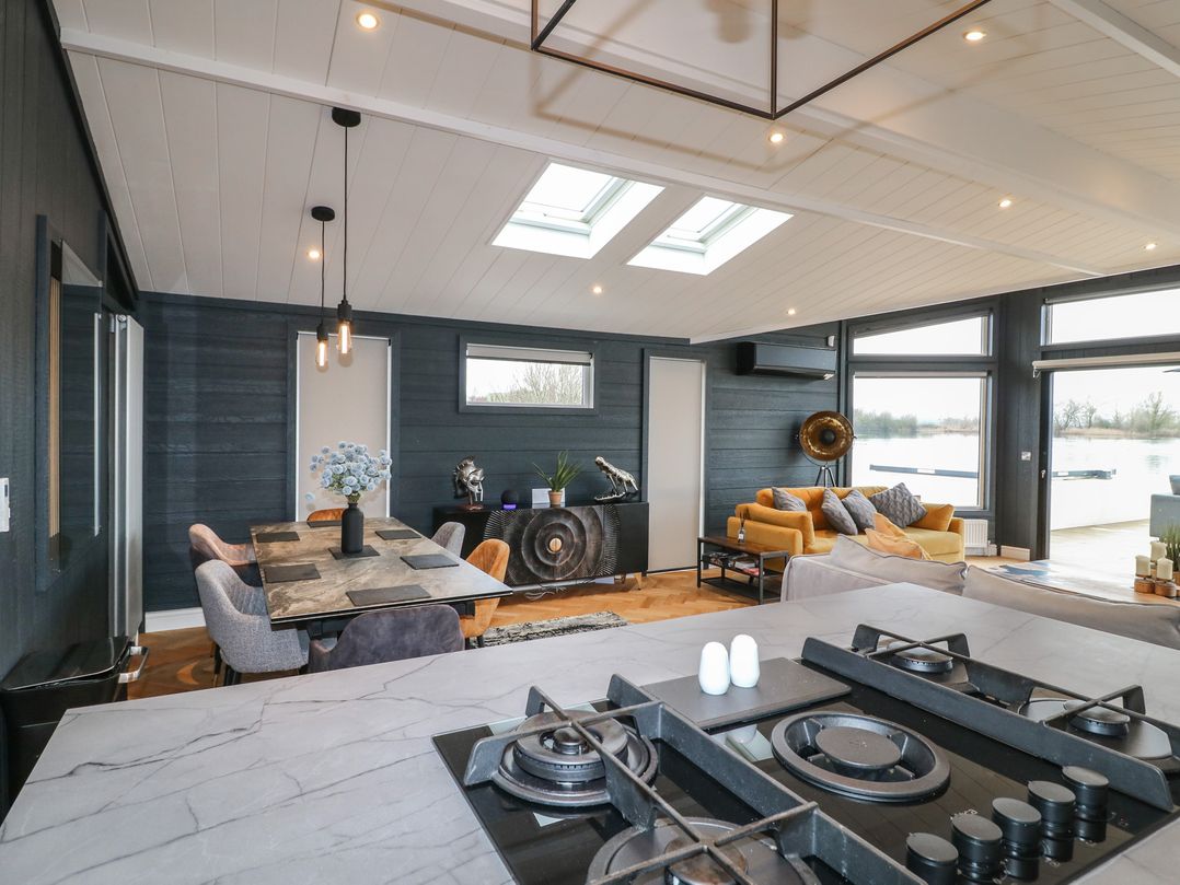Tranquil Cove Spa Lodge