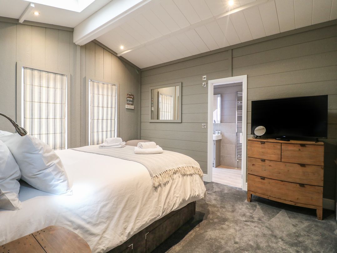 Tranquil Cove Spa Lodge