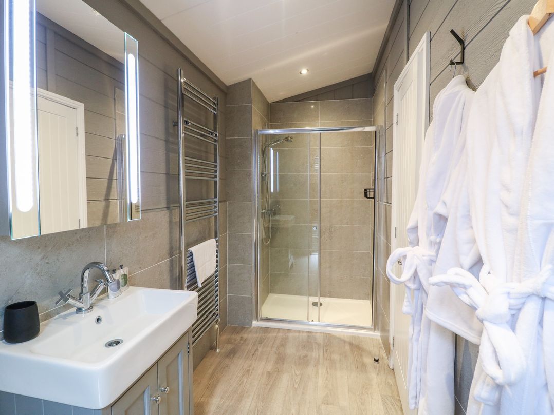 Tranquil Cove Spa Lodge