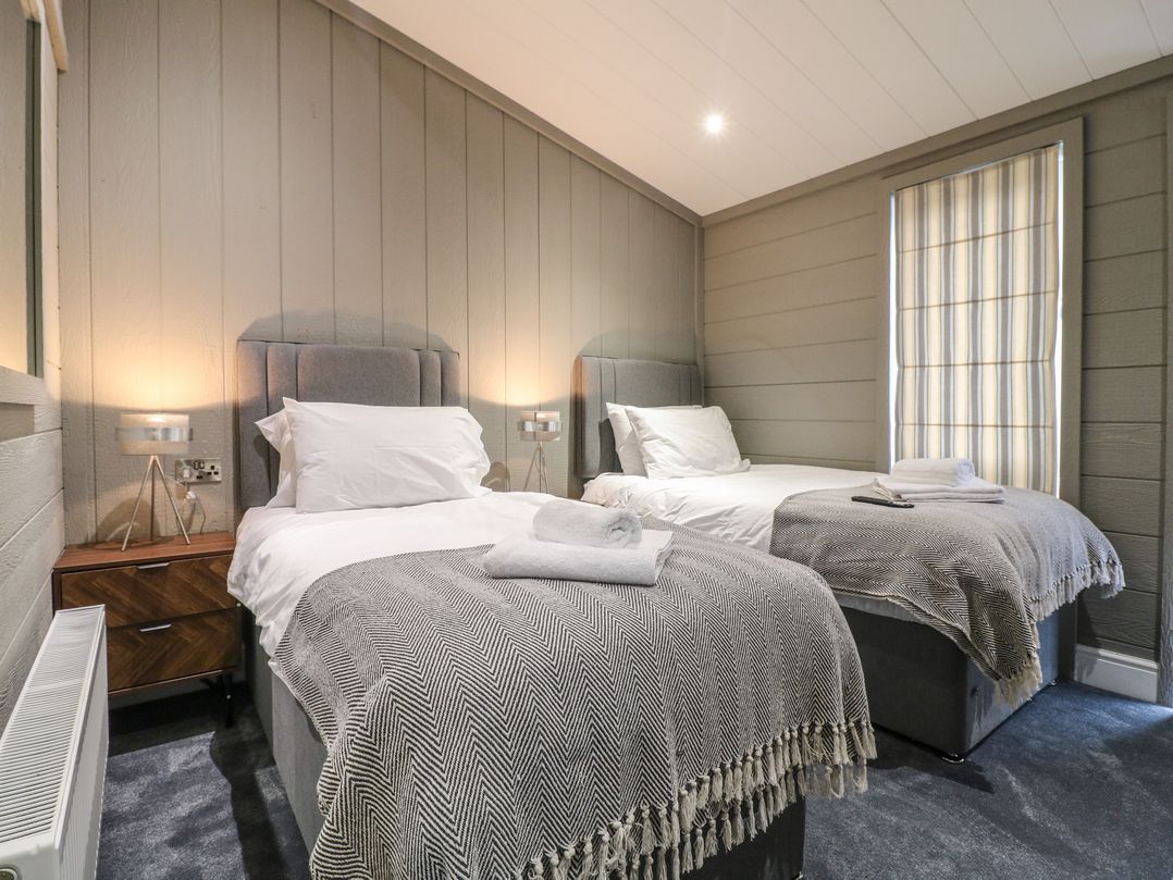 Tranquil Cove Spa Lodge