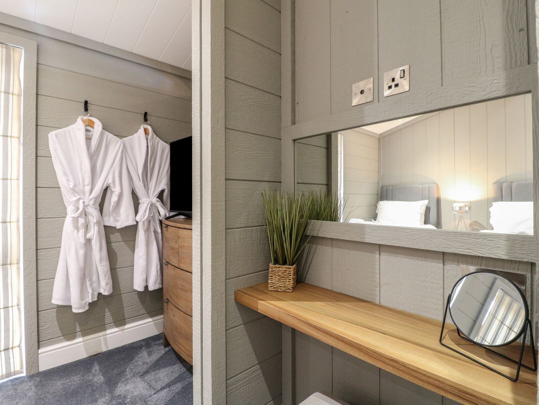 Tranquil Cove Spa Lodge