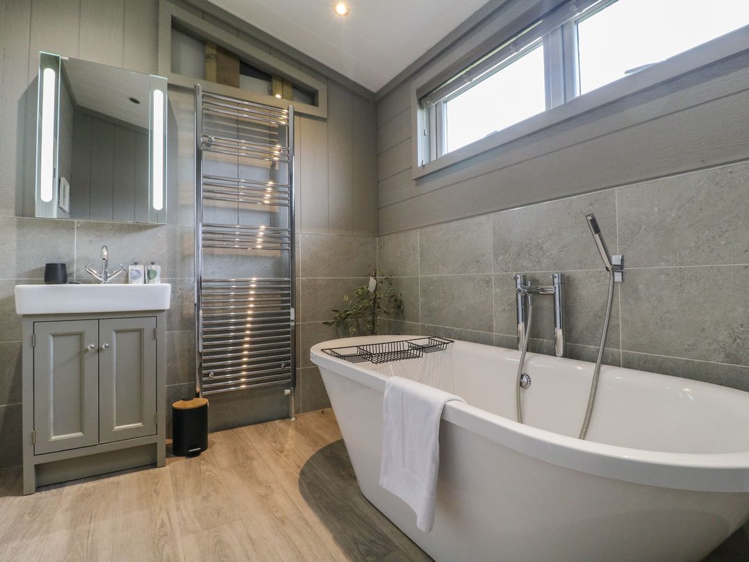 Tranquil Cove Spa Lodge