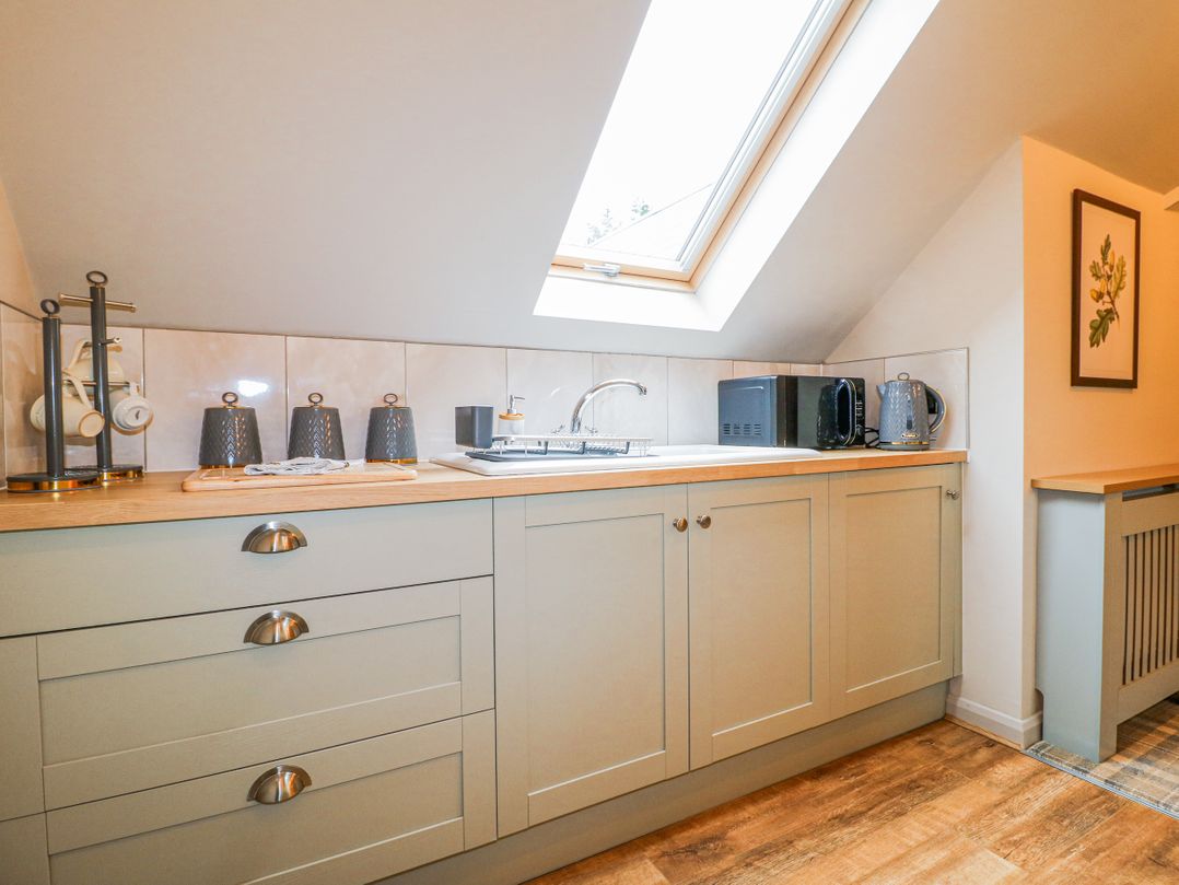 The Oak Room - Windmill Country Retreats