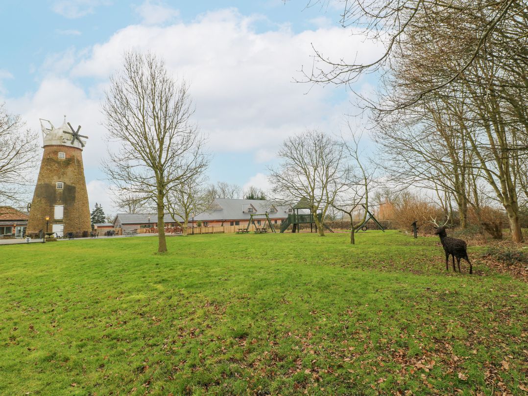The Oak Room - Windmill Country Retreats