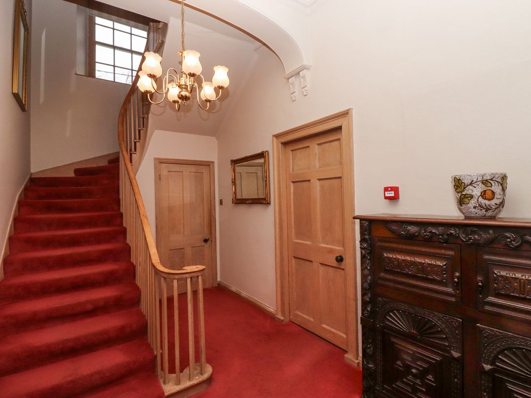Cheviot Manor