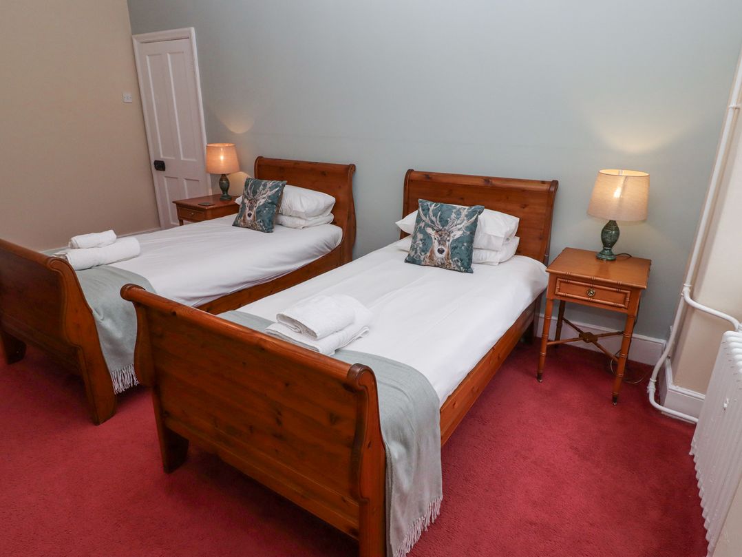 Cheviot Manor