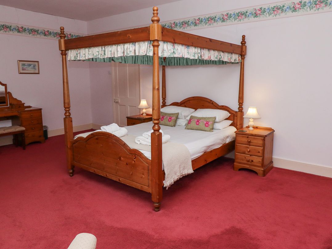 Cheviot Manor