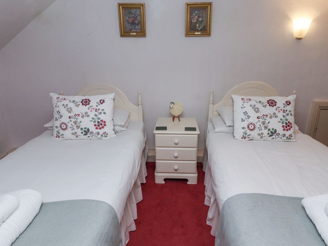 Cheviot Manor