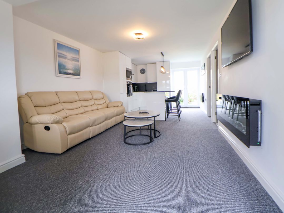 4 Willow Grove - Freehold