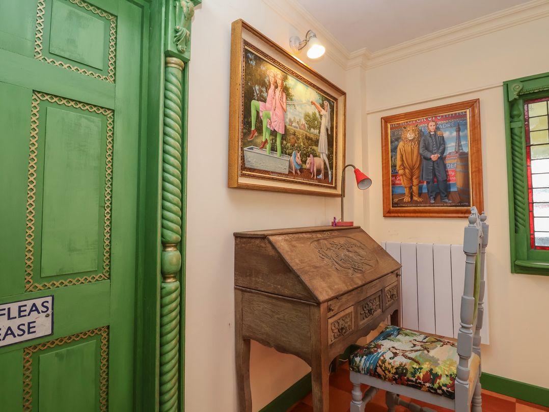 The Orchard Close Art House