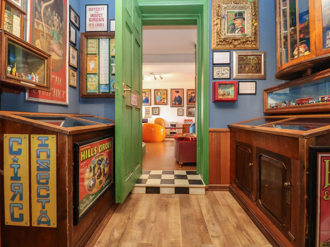 The Orchard Close Art House