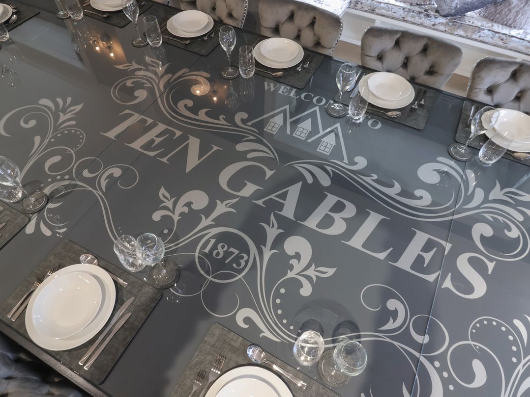 Ten Gables
