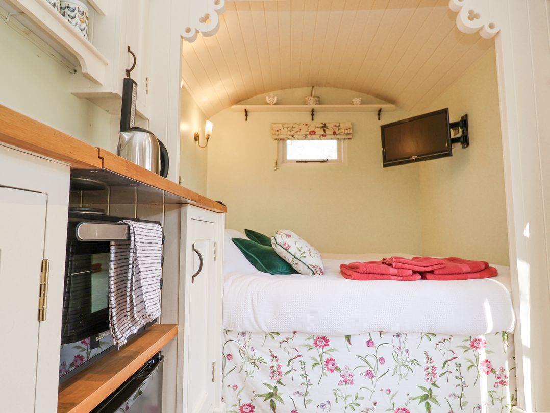 Woodlands Retreat Shepherd's Hut