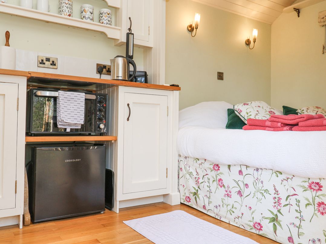 Woodlands Retreat Shepherd's Hut