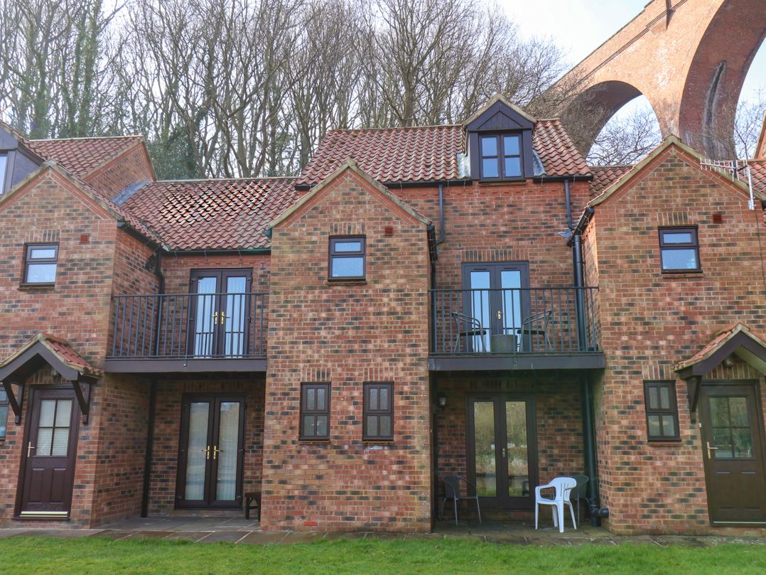 No.18 Riverside Walk (Kingfisher)